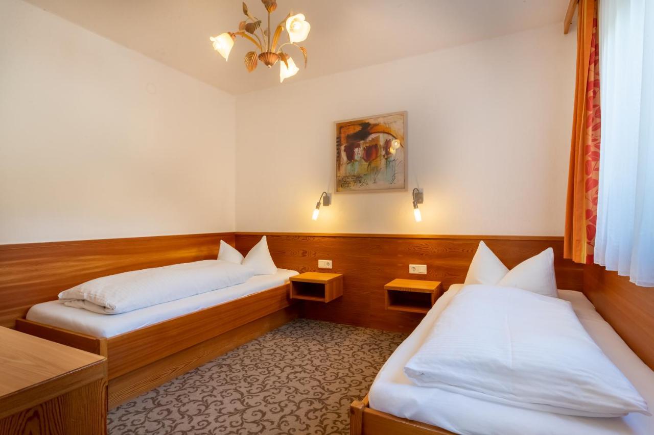 Kinderhotel Laerchenhof Obsteig Exterior photo